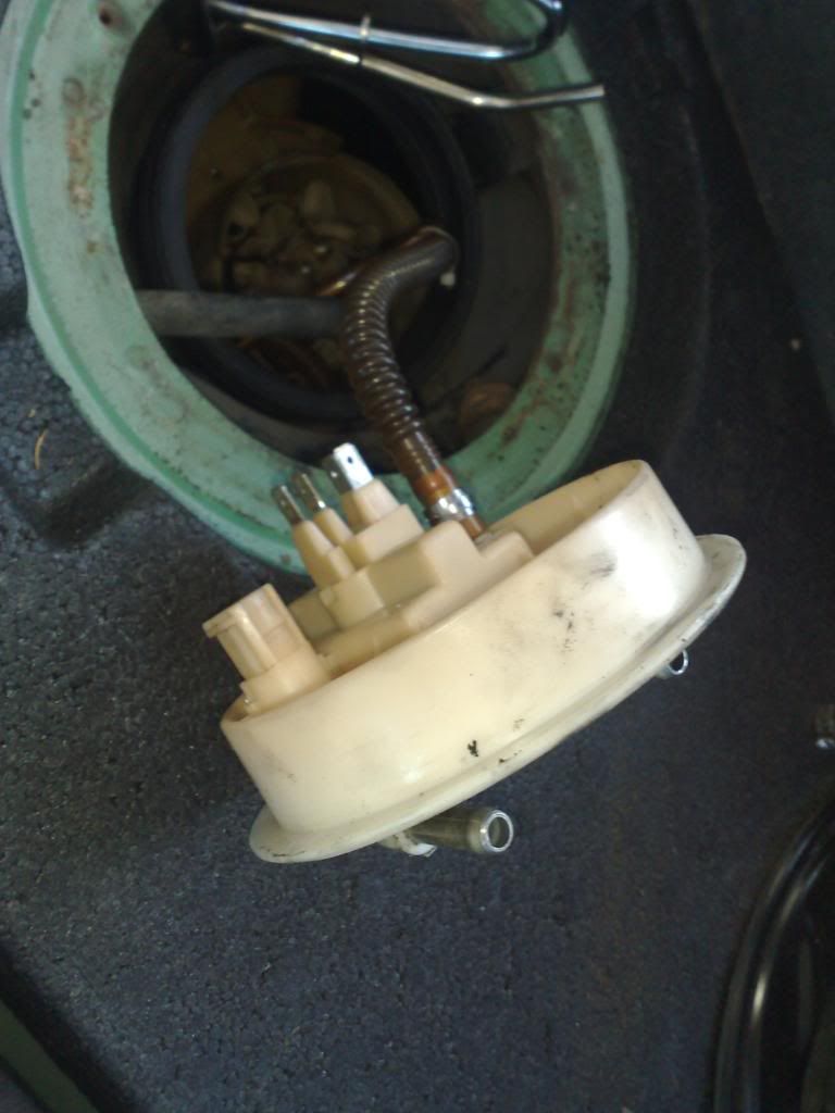 fuel pump fuse keeps blowing?