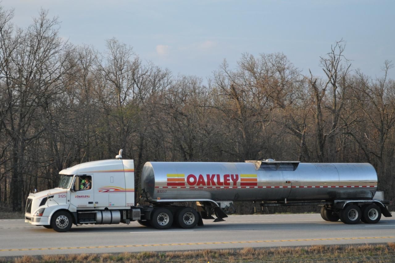 Oakley Trucking Jobs