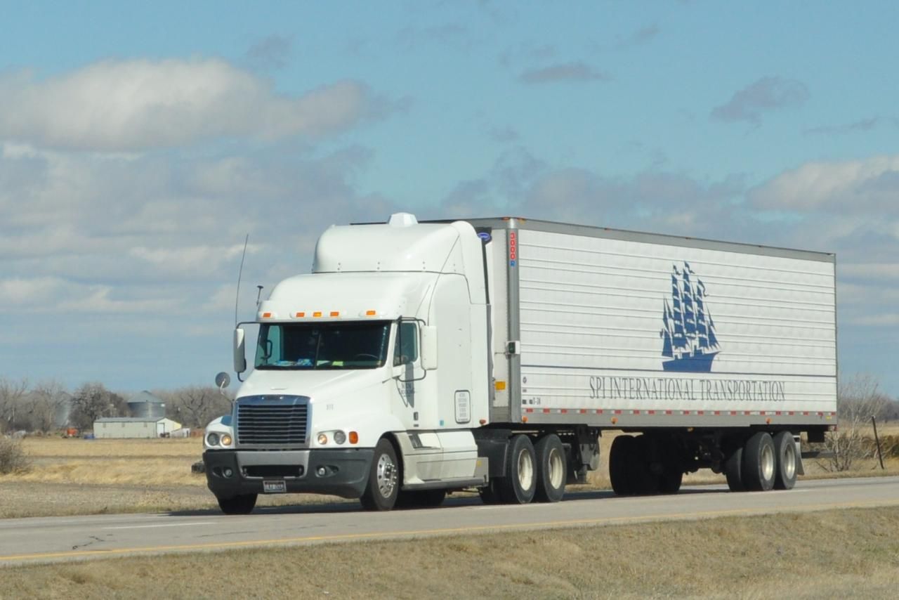 SRT+Refrigerated+Transport SRT - Southern Refrigerated Transport - Cascadia out of Texarkana, AR.