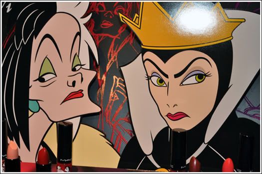 Displays van Cruella en de Evil Queen